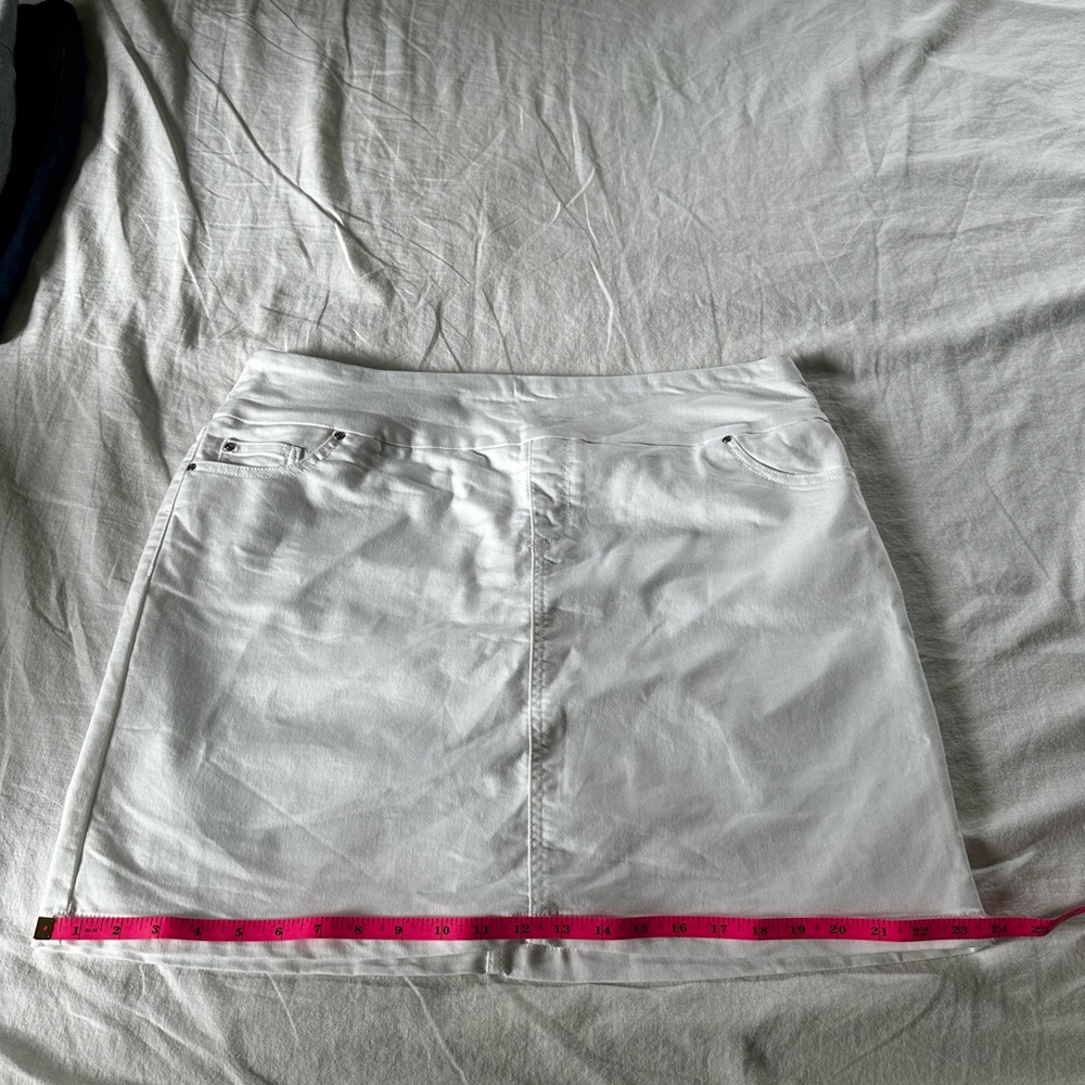 S.C. & Co. Women’s White Denim Skort size XL - Picture 9 of 9